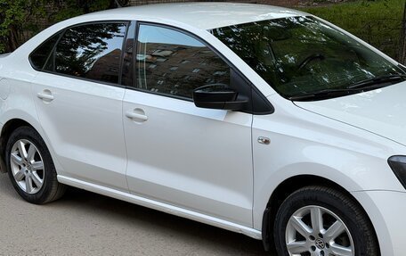 Volkswagen Polo VI (EU Market), 2013 год, 750 000 рублей, 2 фотография