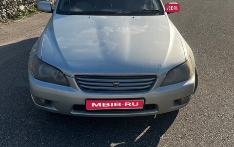 Toyota Altezza, 1999 год, 750 000 рублей, 2 фотография