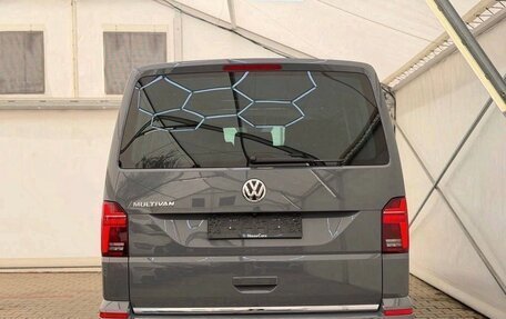 Volkswagen Multivan T6 рестайлинг, 2023 год, 4 300 000 рублей, 7 фотография
