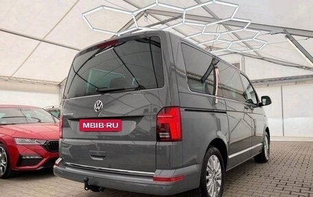 Volkswagen Multivan T6 рестайлинг, 2023 год, 4 300 000 рублей, 6 фотография
