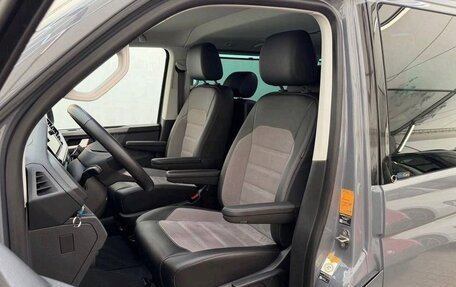 Volkswagen Multivan T6 рестайлинг, 2023 год, 4 300 000 рублей, 14 фотография