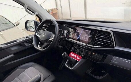 Volkswagen Multivan T6 рестайлинг, 2023 год, 4 300 000 рублей, 13 фотография
