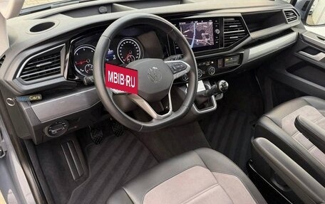 Volkswagen Multivan T6 рестайлинг, 2023 год, 4 300 000 рублей, 21 фотография