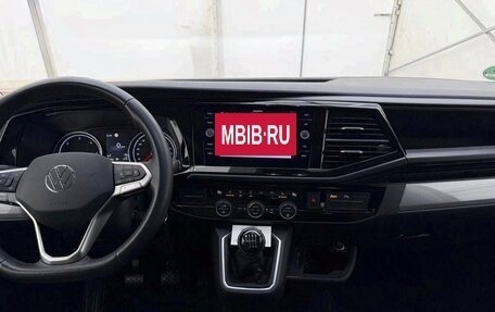 Volkswagen Multivan T6 рестайлинг, 2023 год, 4 300 000 рублей, 25 фотография