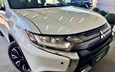 Mitsubishi Outlander III рестайлинг 3, 2021 год, 2 499 000 рублей, 8 фотография