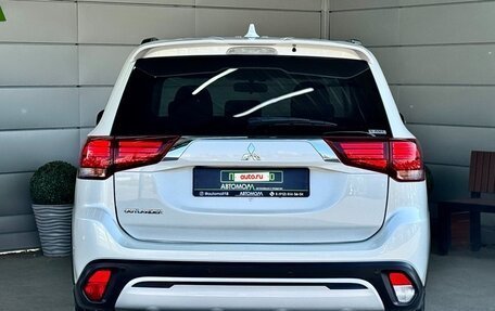 Mitsubishi Outlander III рестайлинг 3, 2021 год, 2 499 000 рублей, 5 фотография