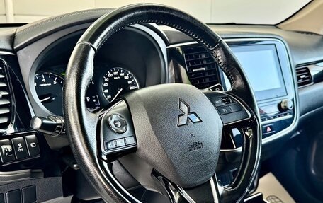 Mitsubishi Outlander III рестайлинг 3, 2021 год, 2 499 000 рублей, 14 фотография