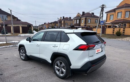 Toyota RAV4, 2019 год, 2 999 000 рублей, 7 фотография