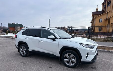 Toyota RAV4, 2019 год, 2 999 000 рублей, 17 фотография