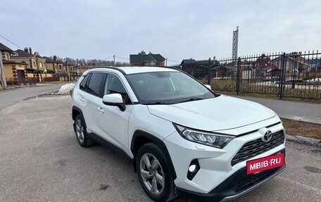 Toyota RAV4, 2019 год, 2 999 000 рублей, 19 фотография