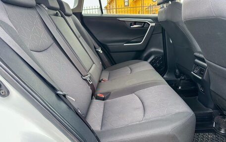 Toyota RAV4, 2019 год, 2 999 000 рублей, 25 фотография