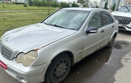 Mercedes-Benz C-Класс, 2000 год, 240 000 рублей, 1 фотография