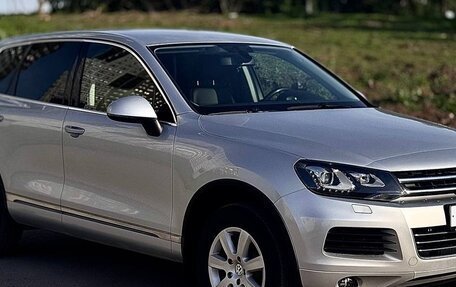 Volkswagen Touareg III, 2011 год, 1 800 000 рублей, 3 фотография