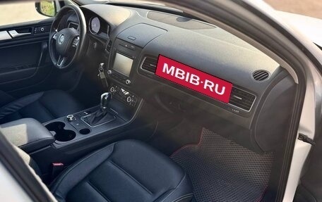 Volkswagen Touareg III, 2011 год, 1 800 000 рублей, 11 фотография