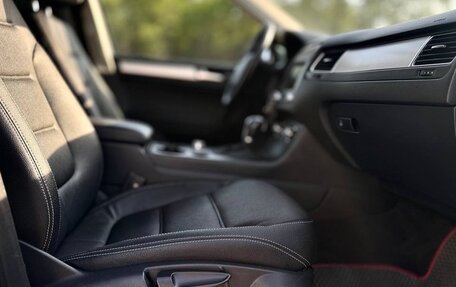 Volkswagen Touareg III, 2011 год, 1 800 000 рублей, 13 фотография