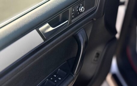 Volkswagen Touareg III, 2011 год, 1 800 000 рублей, 18 фотография