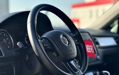 Volkswagen Touareg III, 2011 год, 1 800 000 рублей, 15 фотография