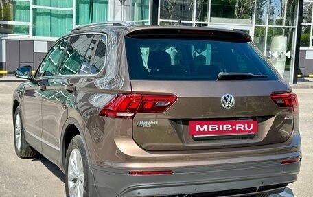 Volkswagen Tiguan II, 2018 год, 2 690 000 рублей, 6 фотография