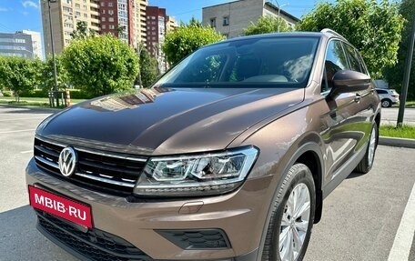 Volkswagen Tiguan II, 2018 год, 2 690 000 рублей, 2 фотография