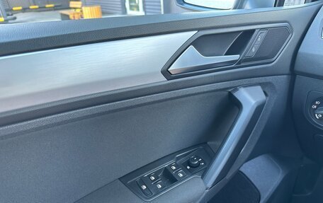 Volkswagen Tiguan II, 2018 год, 2 690 000 рублей, 27 фотография