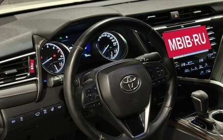 Toyota Camry, 2019 год, 2 900 000 рублей, 10 фотография