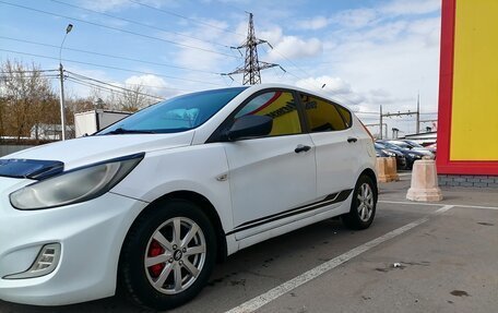 Hyundai Solaris II рестайлинг, 2013 год, 3 фотография