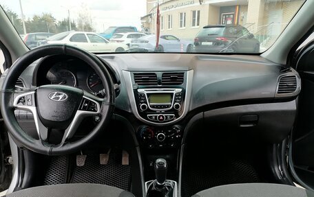 Hyundai Solaris II рестайлинг, 2013 год, 4 фотография
