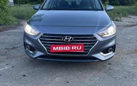 Hyundai Solaris II рестайлинг, 2018 год, 1 400 000 рублей, 3 фотография