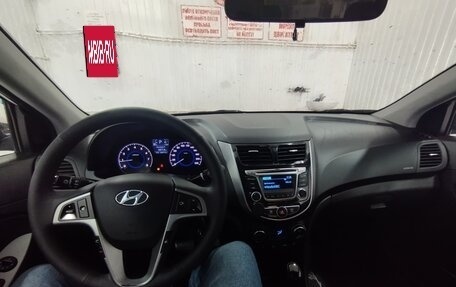 Hyundai Solaris II рестайлинг, 2015 год, 1 130 000 рублей, 6 фотография