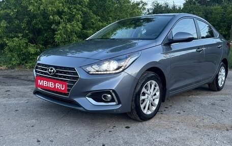 Hyundai Solaris II рестайлинг, 2018 год, 1 400 000 рублей, 4 фотография