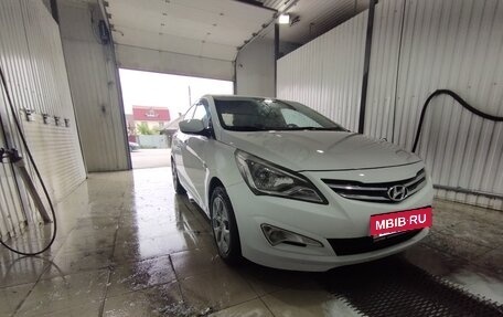 Hyundai Solaris II рестайлинг, 2015 год, 1 130 000 рублей, 2 фотография