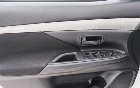 Mitsubishi Outlander III рестайлинг 3, 2013 год, 1 349 000 рублей, 20 фотография