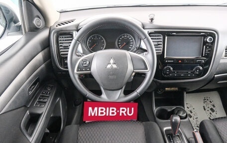 Mitsubishi Outlander III рестайлинг 3, 2013 год, 1 349 000 рублей, 15 фотография