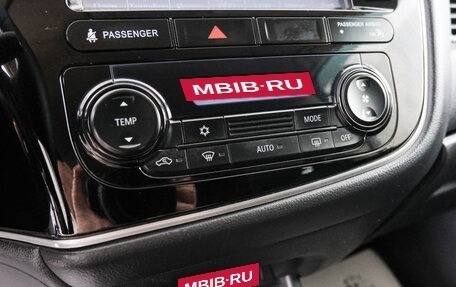 Mitsubishi Outlander III рестайлинг 3, 2013 год, 1 349 000 рублей, 18 фотография