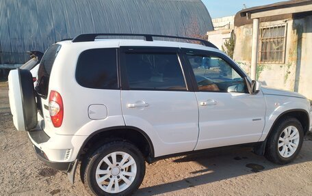 Chevrolet Niva I рестайлинг, 2013 год, 700 000 рублей, 21 фотография