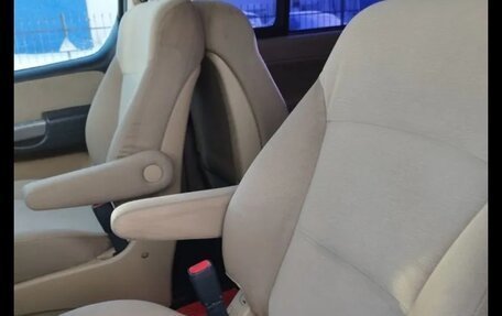 Hyundai Grand Starex Grand Starex I рестайлинг 2, 2008 год, 1 499 000 рублей, 14 фотография