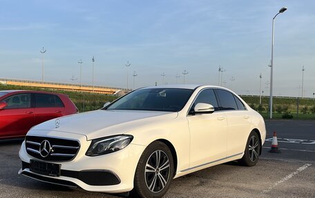 Mercedes-Benz E-Класс, 2019 год, 3 200 000 рублей, 2 фотография