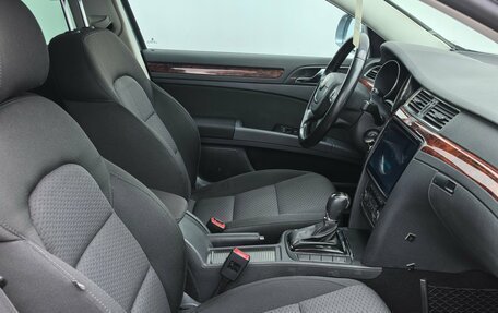 Skoda Superb III рестайлинг, 2012 год, 1 150 000 рублей, 23 фотография