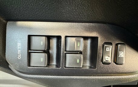 Toyota Land Cruiser Prado 150 рестайлинг 2, 2012 год, 2 299 000 рублей, 18 фотография