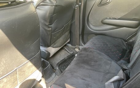 Honda Fit III, 2001 год, 245 000 рублей, 2 фотография