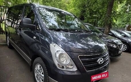 Hyundai H-1 II рестайлинг, 2017 год, 3 300 000 рублей, 3 фотография