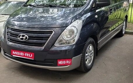 Hyundai H-1 II рестайлинг, 2017 год, 3 300 000 рублей, 4 фотография