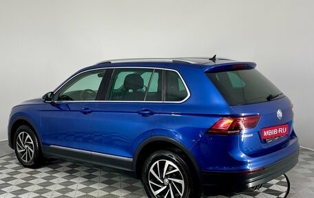 Volkswagen Tiguan II, 2018 год, 2 590 000 рублей, 7 фотография