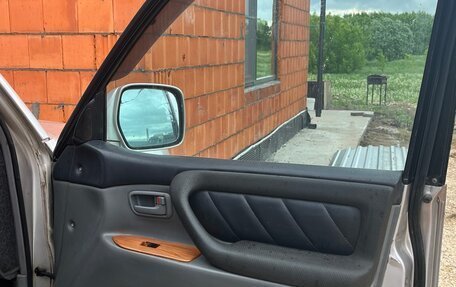 Toyota Land Cruiser 100 рестайлинг 2, 2001 год, 1 200 000 рублей, 8 фотография