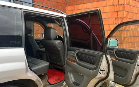 Toyota Land Cruiser 100 рестайлинг 2, 2001 год, 1 200 000 рублей, 17 фотография