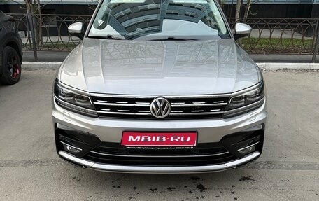 Volkswagen Tiguan II, 2019 год, 3 420 000 рублей, 1 фотография