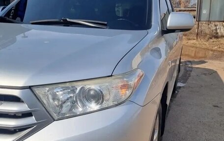 Toyota Highlander III, 2012 год, 1 820 000 рублей, 1 фотография