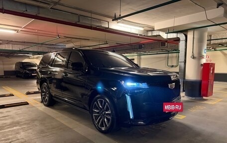 Cadillac Escalade V, 2022 год, 13 700 000 рублей, 9 фотография