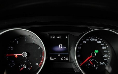 Volkswagen Tiguan II, 2021 год, 2 393 000 рублей, 16 фотография