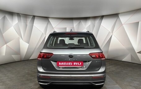 Volkswagen Tiguan II, 2021 год, 2 393 000 рублей, 8 фотография